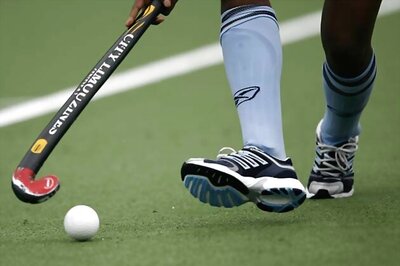 India blank Russia 10-1, qualify for quarter-finals