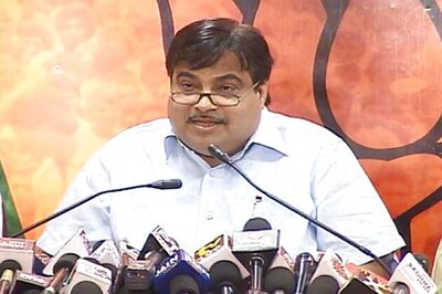 Gadkari avoids questions on BSY, K'taka crisis