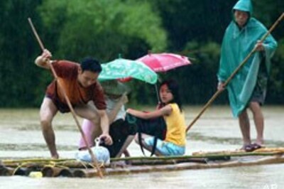 Thousands left homeless in China floods