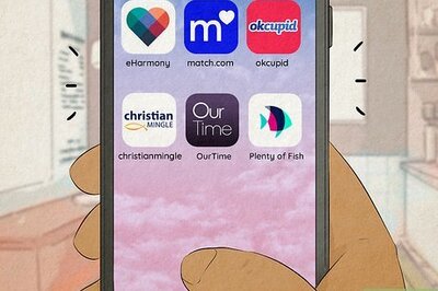 How to Flirt With a Girl Online