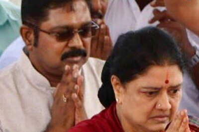 In Sasikala-Dhinakaran Battle, AMMK Cadres Are in Chaos in Tamil Nadu