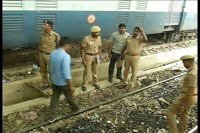 Army Man Pushed Out of Moving Train in Bengaluru While Resisting Snatchers, In Serious Condition