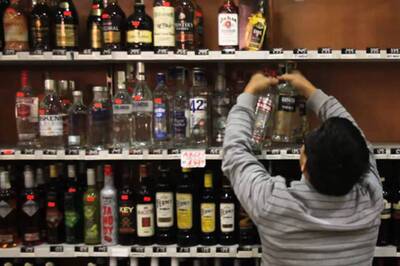 Delhi Private Liquor Shops to be Closed for 45 Days, Starting from Next Month. Know Why