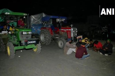 Farmers' Protest: Agriculture Minister Invites Farmers for Talks on December 3 as Protesters Reach Delhi