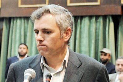 Omar meets PM, raises Army decision in Pathribal fake encounter case
