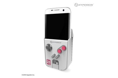 SmartBoy Phone Case Accepts Real Nintendo Game Boy Cartridges