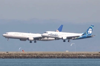 Passenger Aircraft Land Side By Side On Parallel Runway, Watch The Beautiful Video