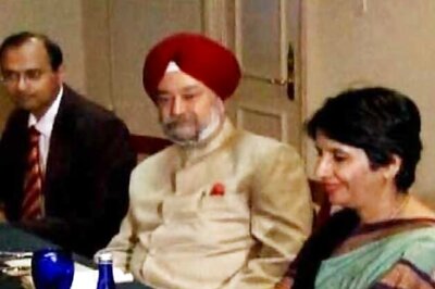 Indo-Pak Foreign Secys aim to reduce trust deficit