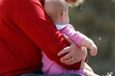 67-yr-old woman gives birth to twins