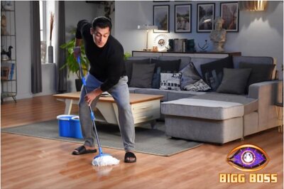 Ahead of Bigg Boss 14 Premiere Episode, Watch BTS Video of Salman Khan Shooting for Reality Show