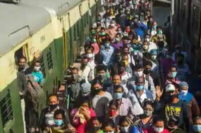 Commuters Cram Coaches as Regular Local Train Services Resume After 6 Months in Bengal