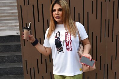 In Viral Video, Rakhi Sawant Parks Car In Middle Of Road, Causes Traffic Congestion