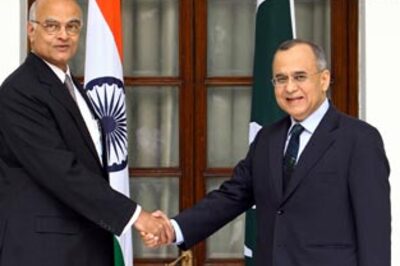 India, Pak foreign secretaries talk 'good', to meet again