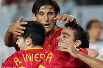 Spain salvage pride, beat Argentina