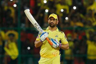 Describe MS Dhoni in One Word? Delhi Capitals Players Call CSK Skipper 'Legend, Finisher, God' | WATCH