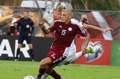 Czech Republic beat Latvia 2-1, qualify for Euro 2016 finals