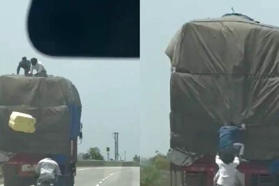 Caught on Camera: Thieves On Bike Steal Goods From Moving Truck On Agra-Mumbai Highway