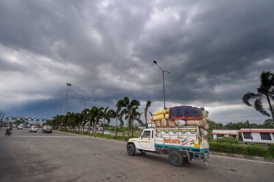 Out of Blood, Undetected Cases & A Brewing Cyclone: 'Yaas', West Bengal is Gushing Towards 'A Rainy Day'