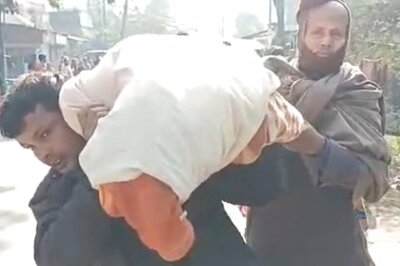 Helped by Son, Man Carries Wife’s Body to Jalpaiguri Hospital After Ambulance Asks for Rs 3,000