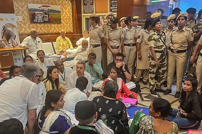 Delhi: TMC Leaders Detained During Protest at Krishi Bhavan Over Release of Funds to Bengal; Mamata Reacts