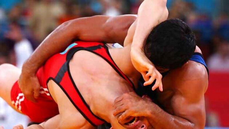 Did Sushil bite his opponent's ear?