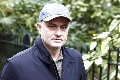 Manchester United hold talks with Mourinho: reports