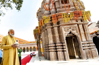 Peak-Day Pilgrims Triple at Kashi Vishwanath Temple after Corridor Inauguration by PM Modi