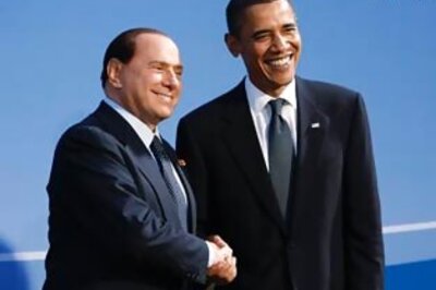 Berlusconi calls Obama 'tanned' again