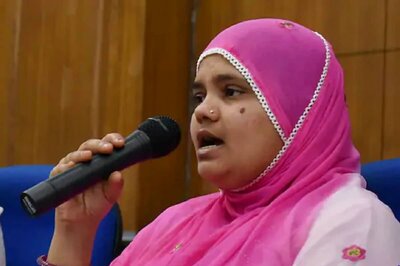 SC Asks Gujarat Riots Survivor Bilkis Bano to Approach Authorities with Her Grievances