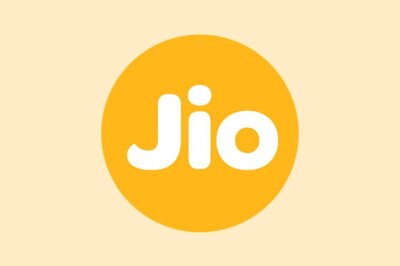 Reliance Jio, Reliance Communications sign spectrum pact