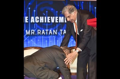 When Narayan Murthy Touched 'Role Model, Moral Compass' Ratan Tata's Feet