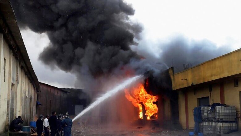 Fire in New Delhi's Shastri Bhawan, 5 Fire Tenders Rushed