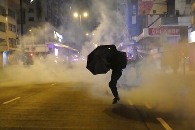 Hong Kong Police Fire Tear Gas Minutes Into 2020 as Protesters Carry Demands Into New Year