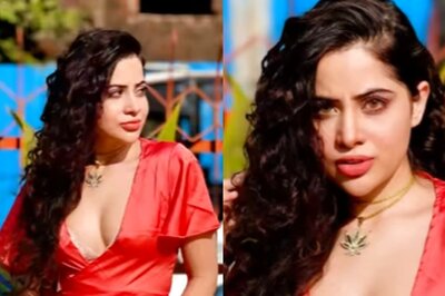 Internet Can't Get Over How Sexy Urfi Javed Looks in This Plunging Neckline Red Dress