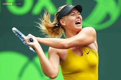 Sharapova closes in on return trip to Miami final