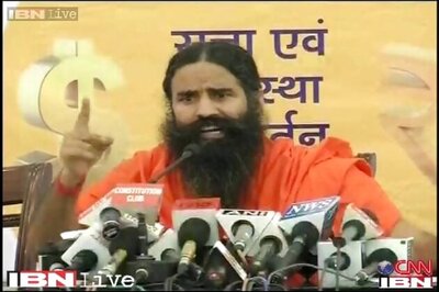 Ramdev attacks Sonia, Rahul on foreign origin issue