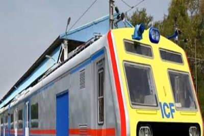 Railways Mulling Reducing Fares of AC Local Trains in Mumbai. Details Here