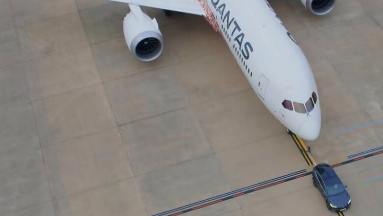 Tesla Model X Tows Qantas Airways' Boeing 787 Dreamliner, Creates Guinness World Record [Video]
