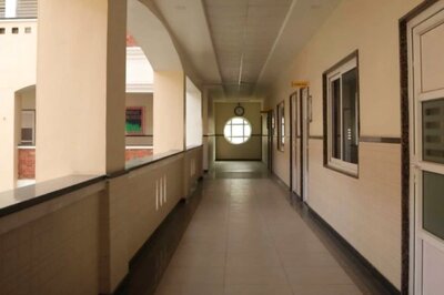 St Xavier's University Slaps Rs 99 Crore Defamation Against Teacher Who Posted Bikini Pictures on Instagram