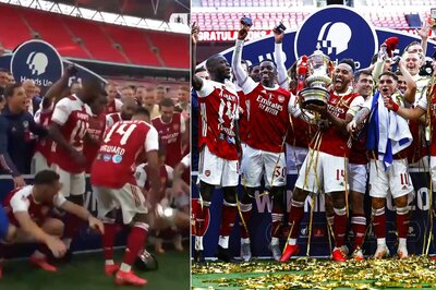 Arsenal Beat Chelsea 2-1 as Lift 14th FA Cup Trophy and Then Pierre-Emerick Aubameyang Drops It