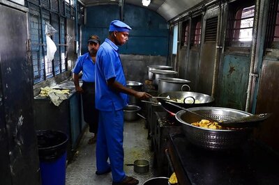 IRCTC Fires Up Plan to Upgrade Food Quality After Scathing CAG Report