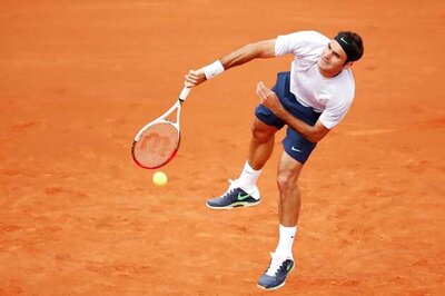 Roger Federer sweeps Spanish qualifier at French Open