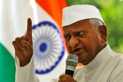 Party system is democracy's bane, says Anna Hazare