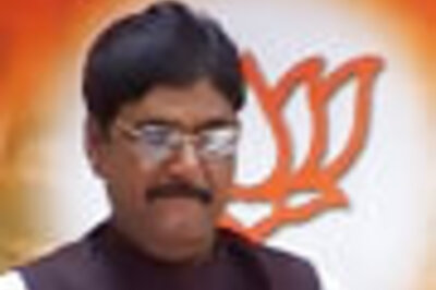 Munde sings a different tune on women's bill