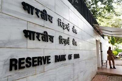 RBI Rationalises MDR to Woo Small Merchants Accept Cards