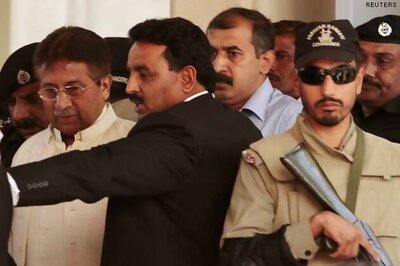 Pak court bans Musharraf from contesting polls for life