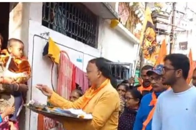 Ayodhya Ram Mandir: VHP Members in Bengal Invite People With 'Akshat Rice' to Light Lamp on Jan 22