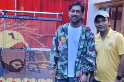 Watch: MS Dhoni Receives Special ‘Thala’ Artwork Signifying His IPL Titles on 42nd Birthday