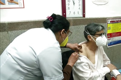 Infosys, Accenture to Cover Covid-19 Vaccination Costs for All Indian Employees