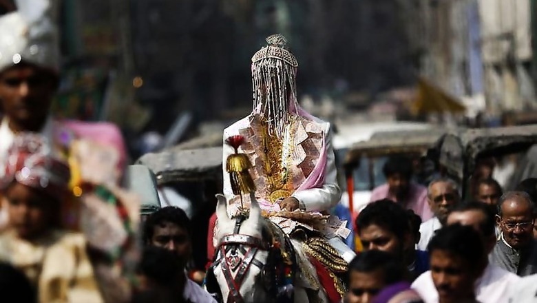 Caste Slur: MP Cops Don Pink Turban to Help Dalit Groom Ride on Horseback